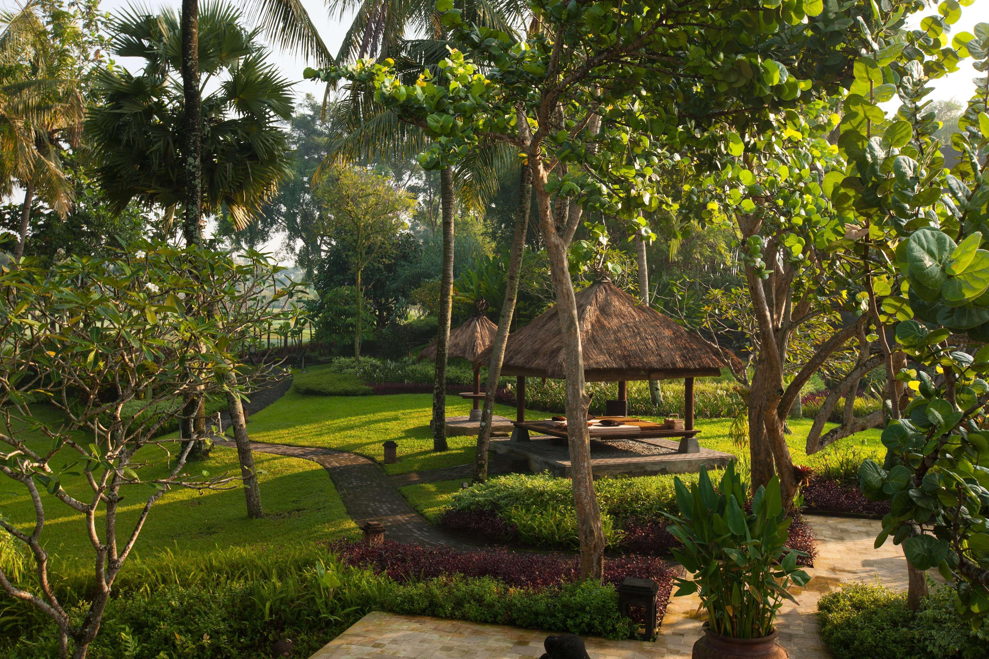 Hyatt Regency Yogyakarta Hotell Sleman  Exteriör bild The gardens of the Four Seasons Resort Bali at Sayan