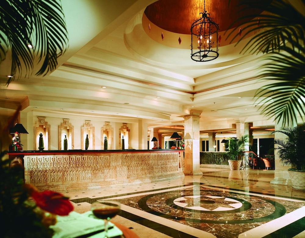 Hyatt Regency Yogyakarta Hotell Sleman  Exteriör bild Lobby