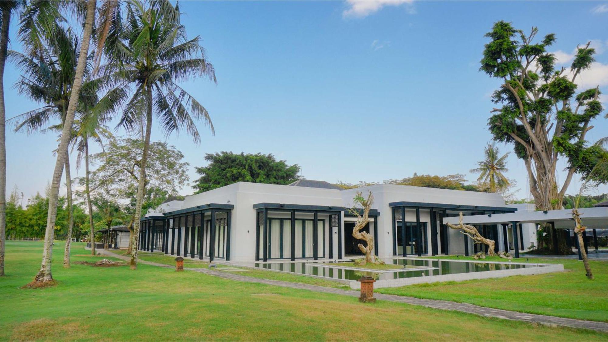 Hyatt Regency Yogyakarta Hotell Sleman  Exteriör bild The new building of the National Museum of Natural History