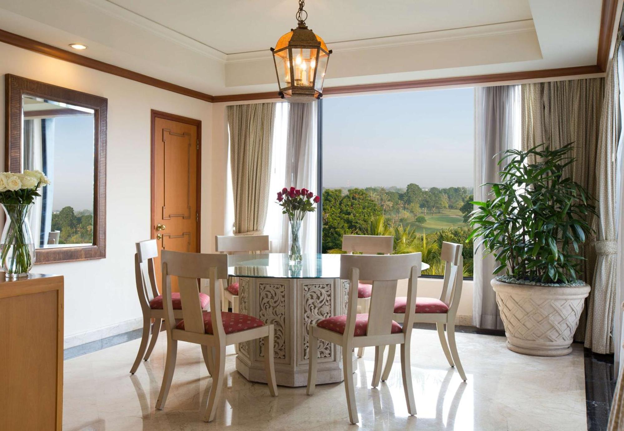 Hyatt Regency Yogyakarta Hotell Sleman  Exteriör bild A dining room