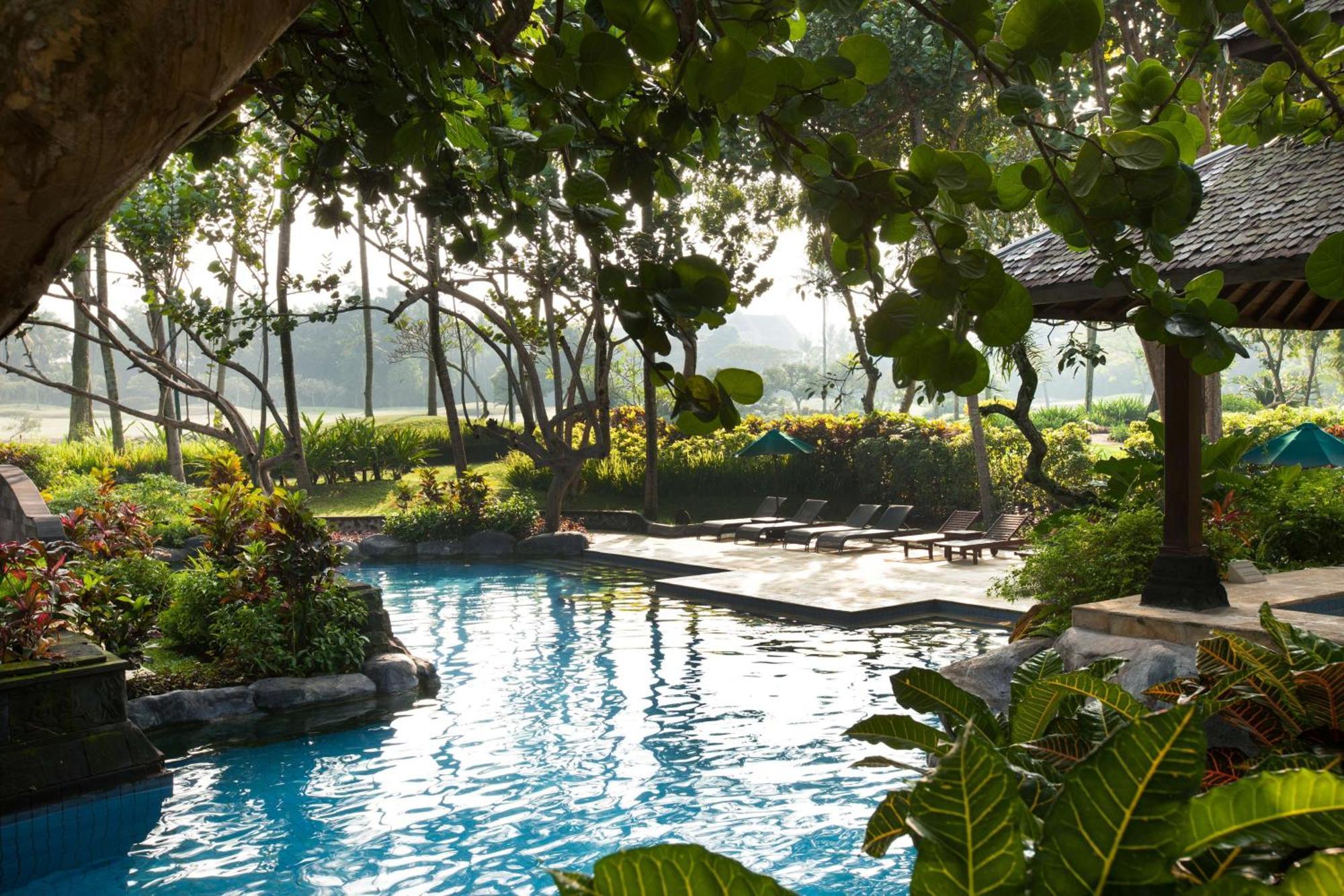 Hyatt Regency Yogyakarta Hotell Sleman  Exteriör bild The pool at the Four Seasons Hotel, Kuala Lumpur